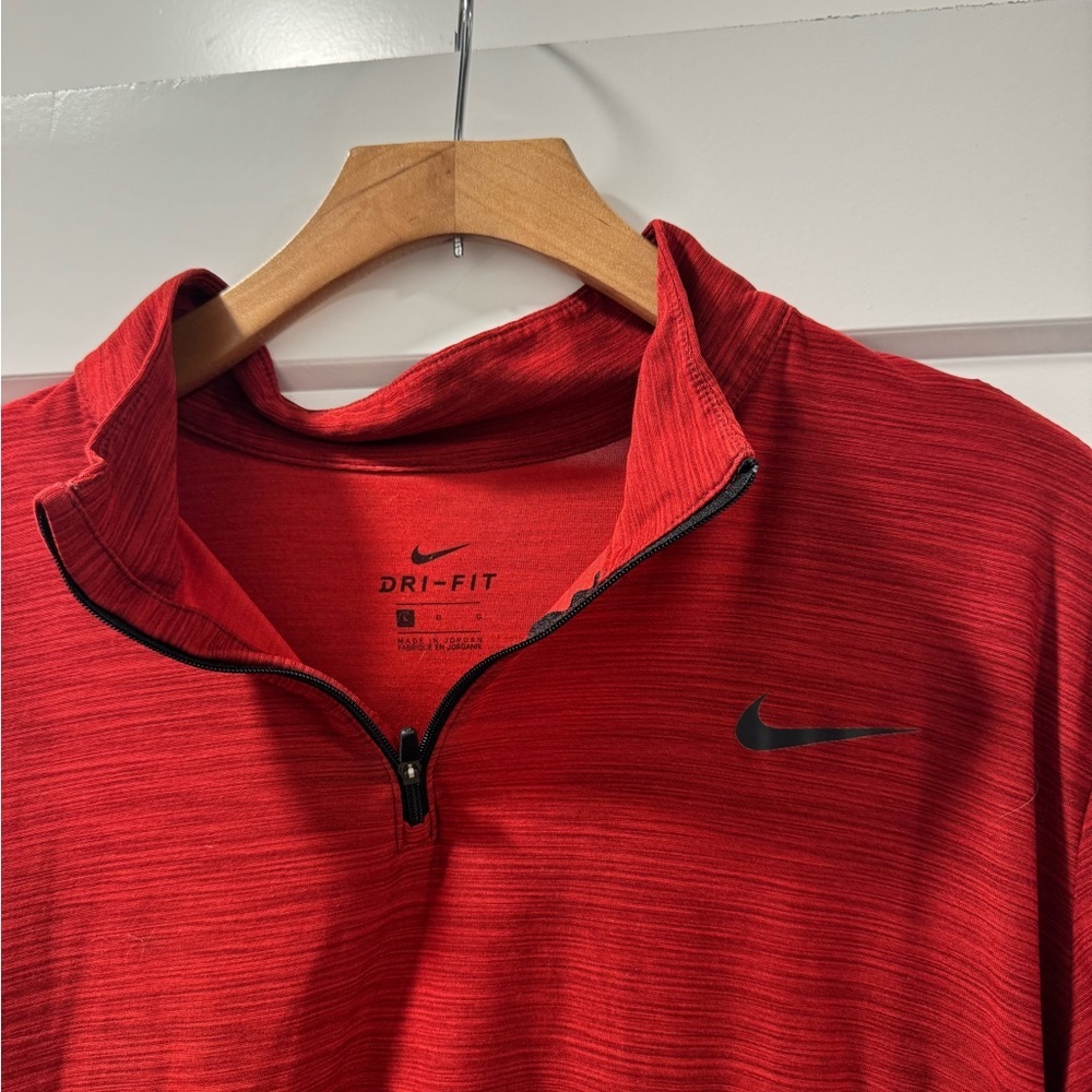 Nike  Red Dri Fit 1/4 Zip up size large - Picture 3 of 3